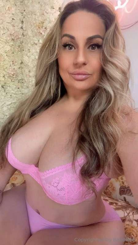 My pink is ready are you ready to play?🌸😈