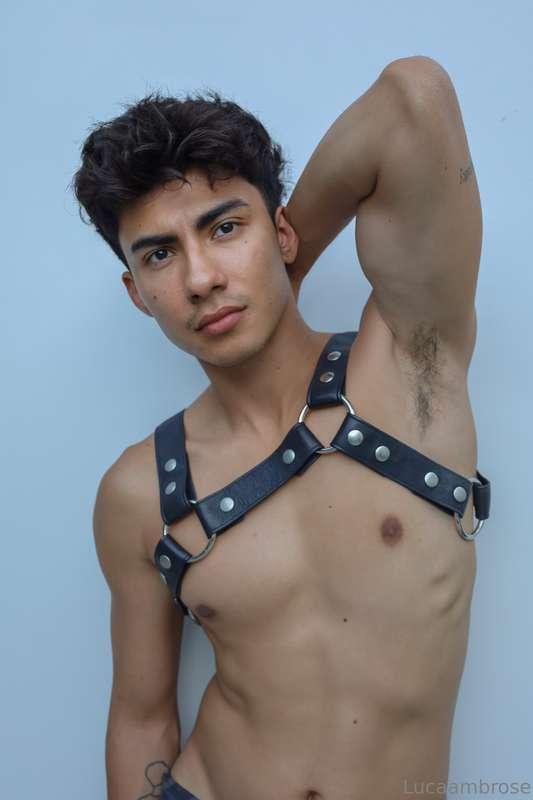 Anyone into leather? 😈
