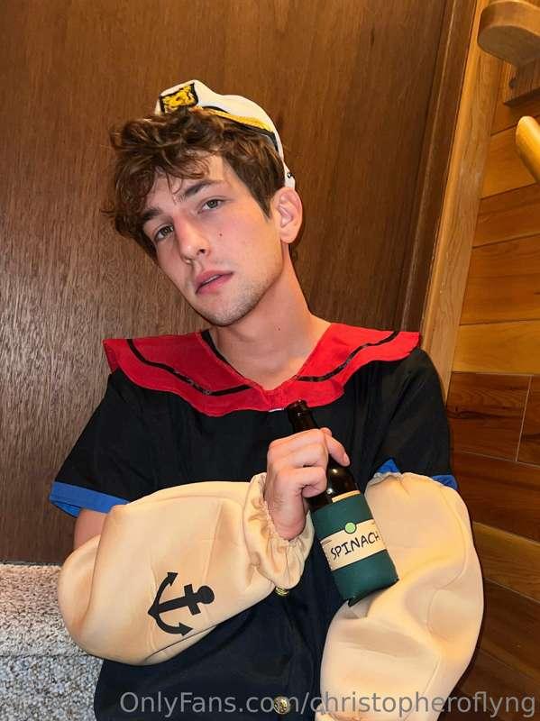 Who wants to see a sexy video in this costume?? Also can you..