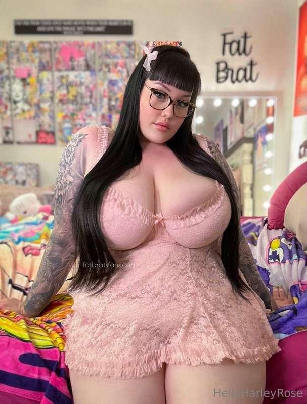 BUILT FOR BREEDING 😌💓FIND THE FILTH 𝐇𝐄𝐑𝐄 👉🏻 @fatbrat