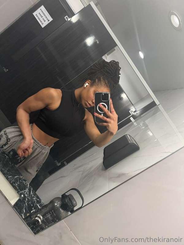 #FlexOnEm 💪🏾😉💅🏾
