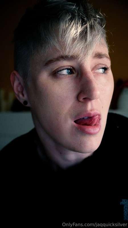 New video tonight, but for now enjoy this pic of my face 😘