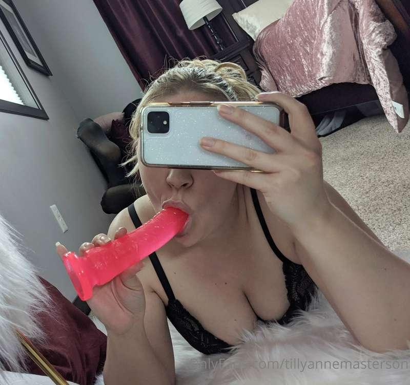 I didn't know it when I ordered it, but this dildo is actual..