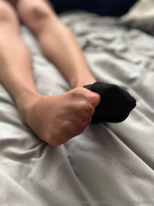 mrs_footjobqueen image #7