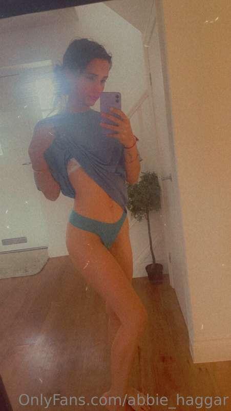I’m back hehe have you missed me 🙈 like and pm me and I’ll g..