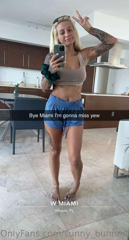😭😭 

The live from Thursday night in Miami, featuring @audre..