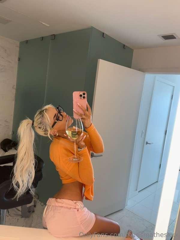 why aren’t you in my dms 🤔🤍