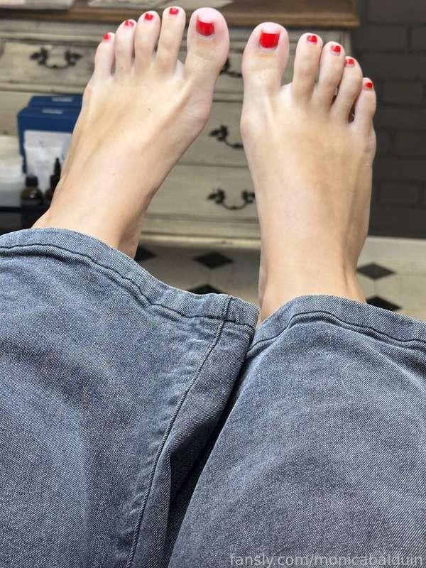I love doing pedicure for my hot toes 💅

#fyp #toes #pedicure #nails #feet #footfetish #femdomme