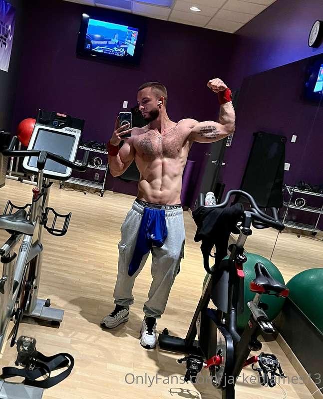 The gym is my passion and I love being a personal trainer, s..