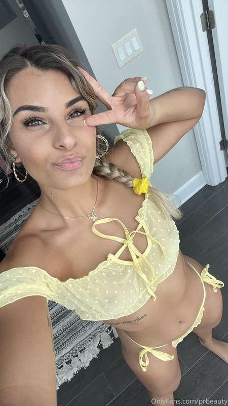 Good morning babes! Thank you all for voting 🤪 Pics and vids..