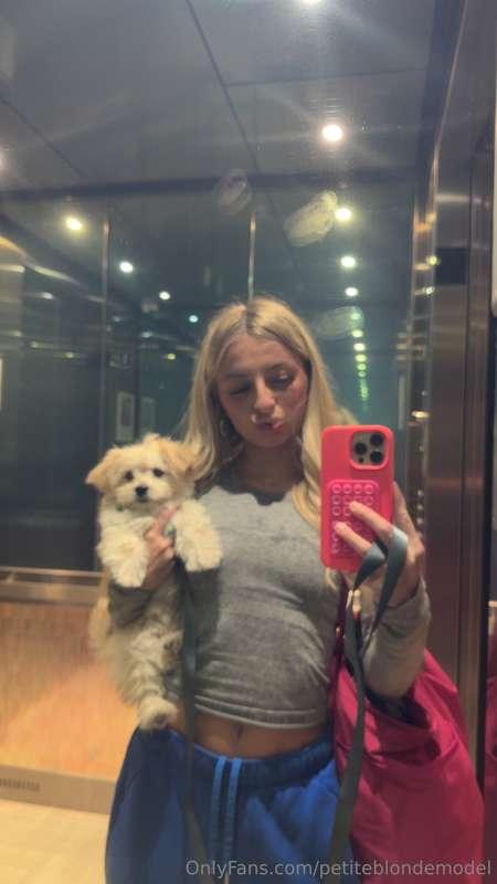 i’m a dog mom now 😻😻