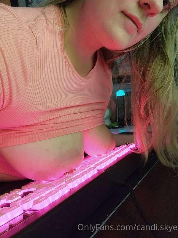 urbimbowaifu image #4