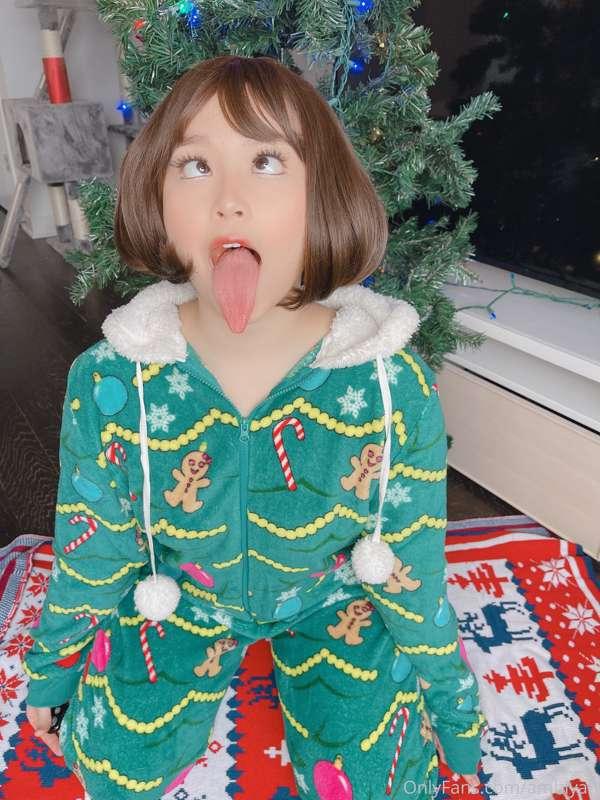 How can we miss out the ahegao!!