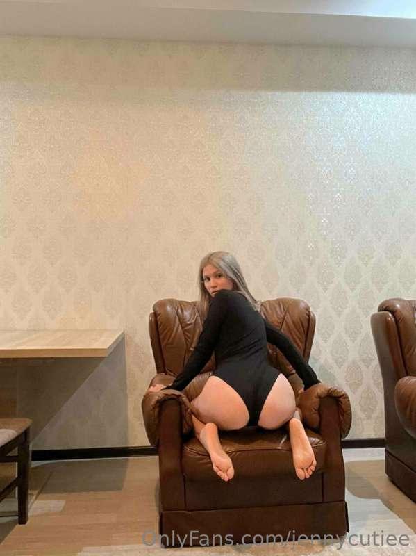 Is this the right position? 🫢