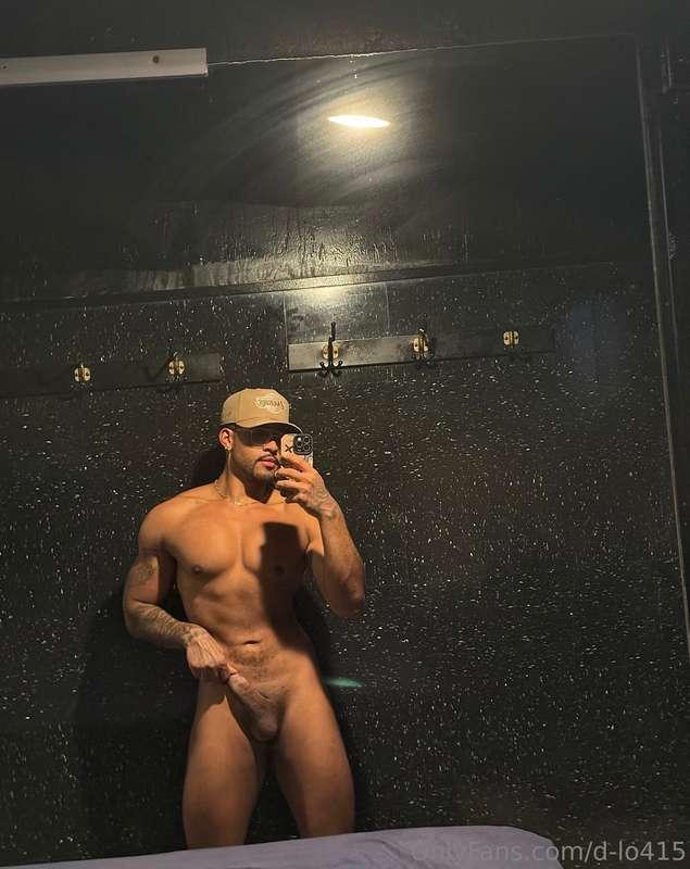 Just you & me alone in a dark room😏 what we doin first?👀 let..