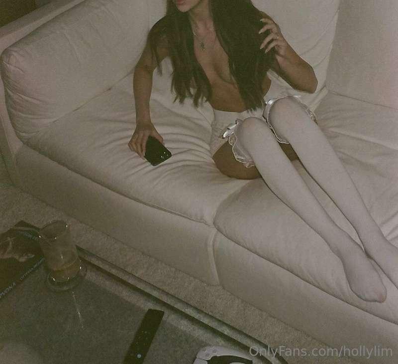 pure 🕊 and zoomed out so you can focus on this booty and wha..
