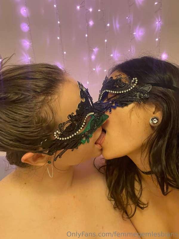 Tongue kisses get us both so wet 🥵