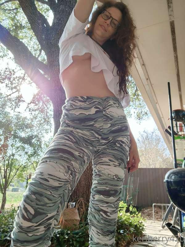 Morning outfit and strip with booty shots and amazing light