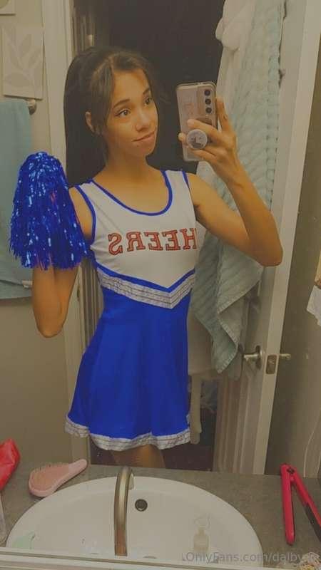 Happy Halloween darlings! What are your costumes? Catch me o..