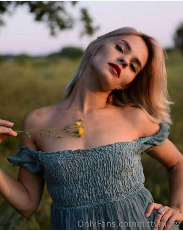 You are so cool, I want you to be mine.😈😈😈😈
You are so delic..