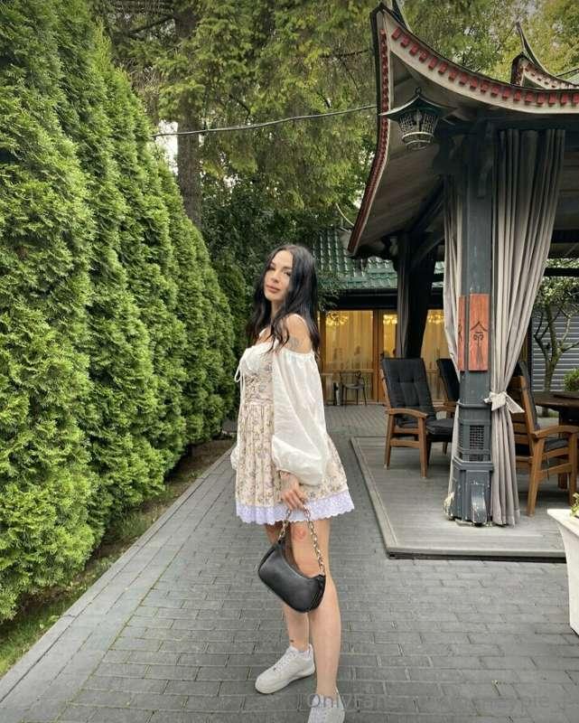 Today I plunged into the atmosphere of summer, wearing a lig..