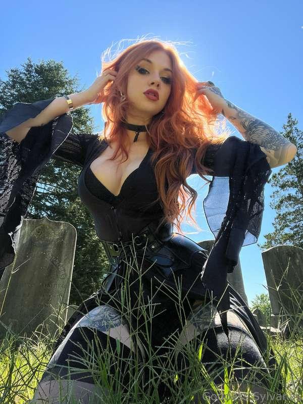 One of my favorite cemetery pics of the trip so far 🖤