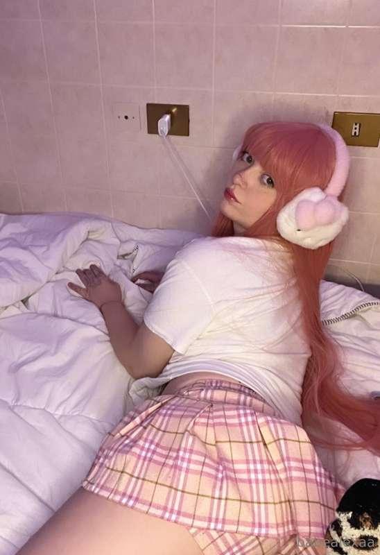 Non ti dispiace se mi giro vero? 🌸
ho una gonna molto corta...