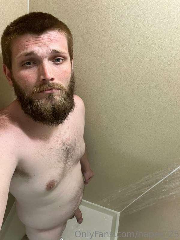 Come play in the shower with me … I’ll leave the door open 😈