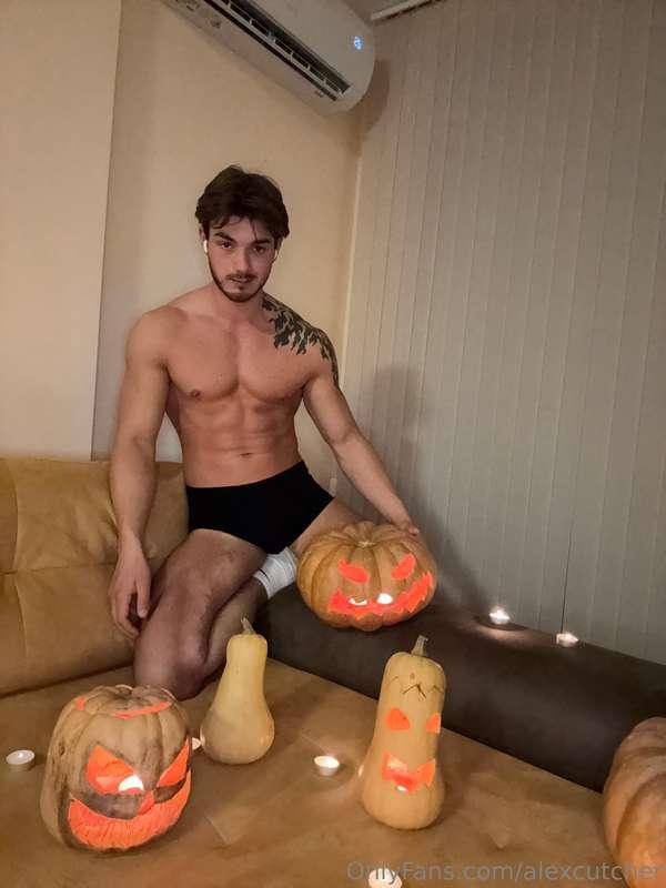 👹 Halloween Madness: The Co-Stream Edition! 👹I’m joining for..