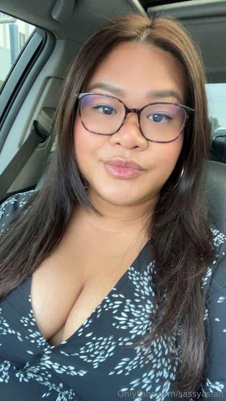 Do you like my glasses? 🤓