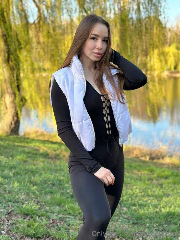 A little bit of me on my walk before work 🙈🥰