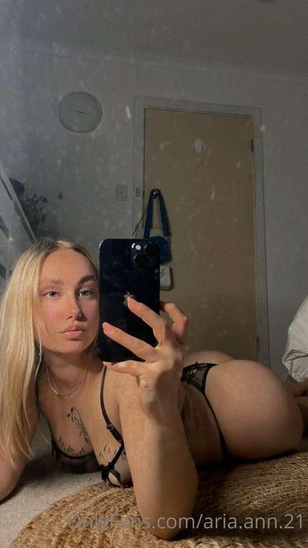 Make sure you sub to this hot babe 🥵 @charlottelovexxx 😈😈