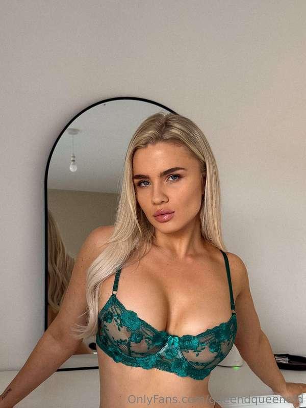 If I’m in your mind, come say Hey 💋I only reply here @vip.qu..