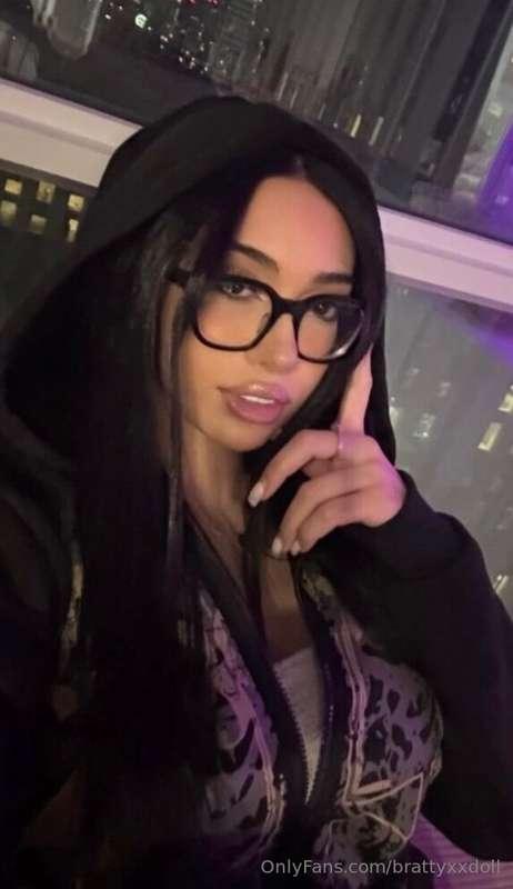 this is me wishing i was sucking your 🍆 rn 