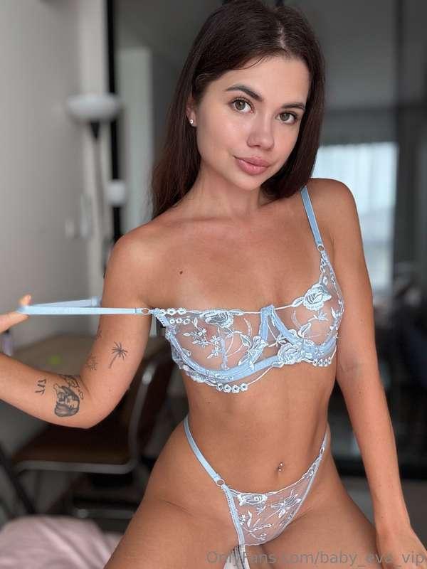 I feel so pretty in this set 💙 Do you like it? 😊
