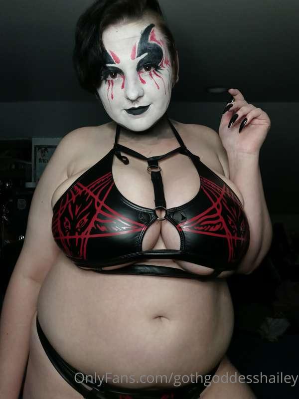 gothgoddesshailey image #8