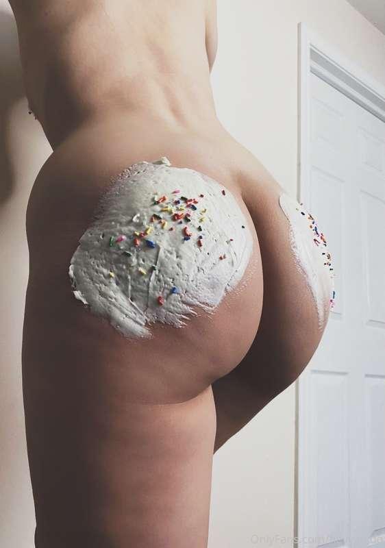 Guess who’s Birthday is this week!!! Mine! (May 6th!)