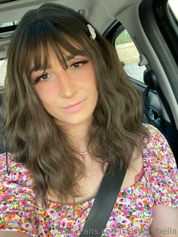 Swipe right for a surprise 🥰 would you give me a blowjob whi..
