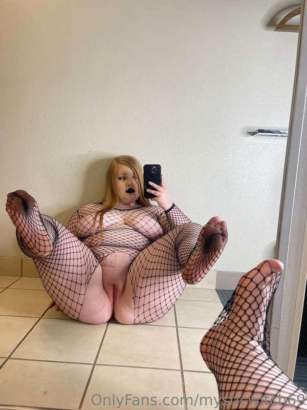 I need cum dripping from my pretty pink cunt