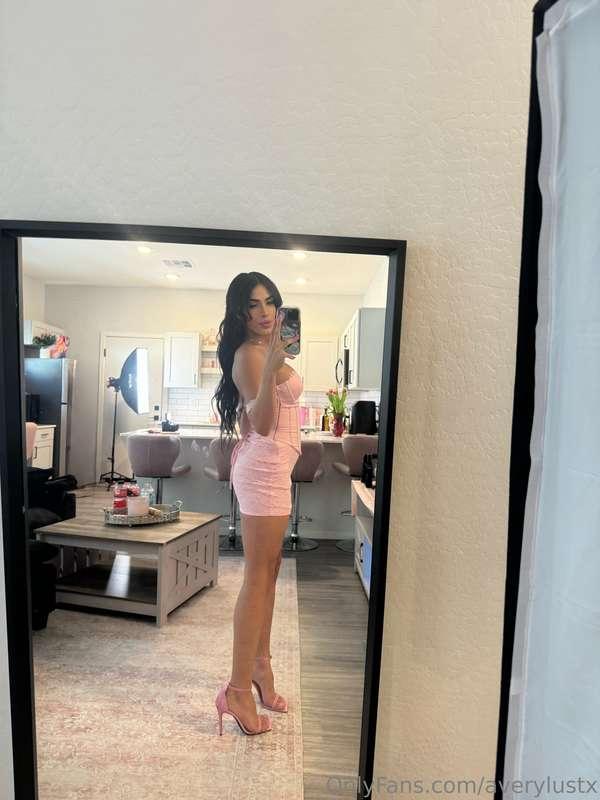 Cum take this dress off of me... 💋