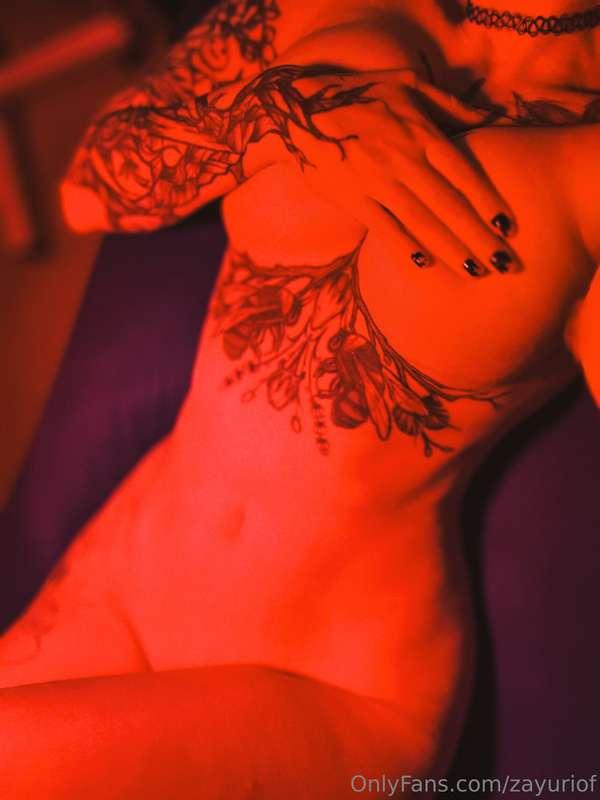 spicy implied nude photos in the red light 🍑🔥🔥