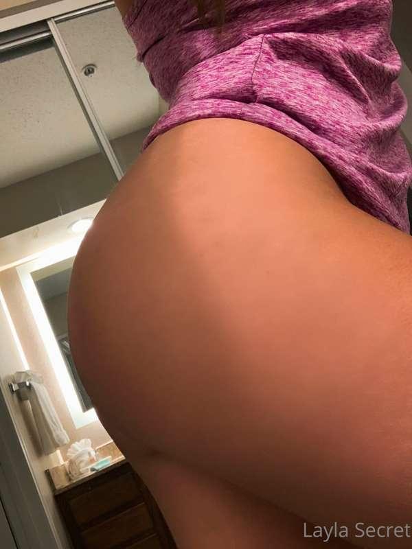No panties 🙈