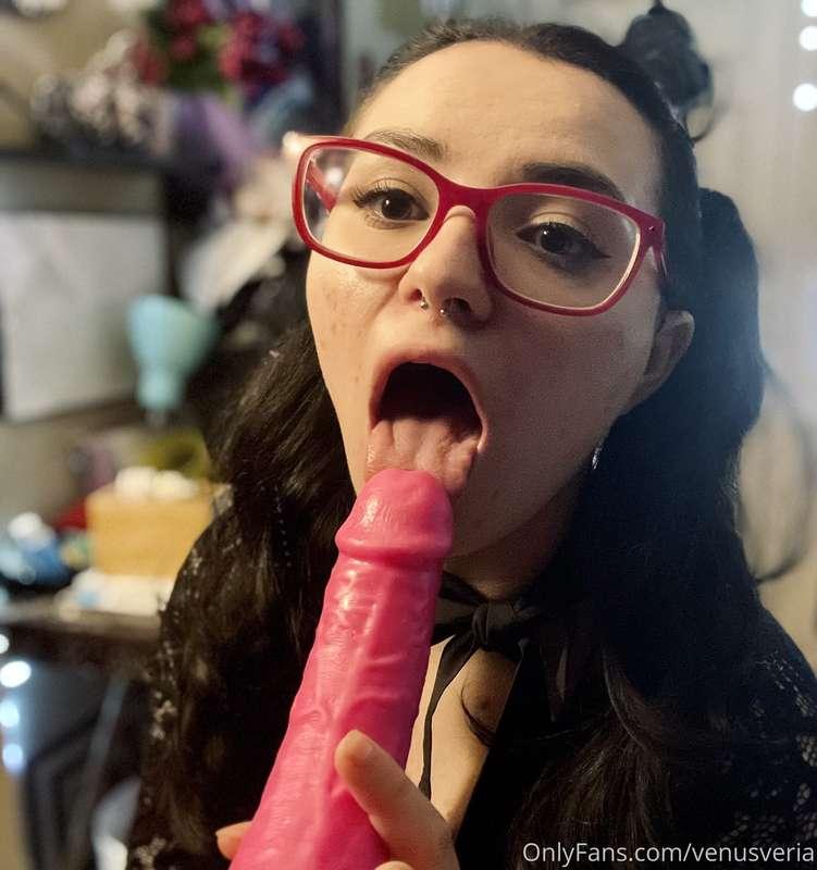 Here is my much requested POV blowjob video! I hope you like..