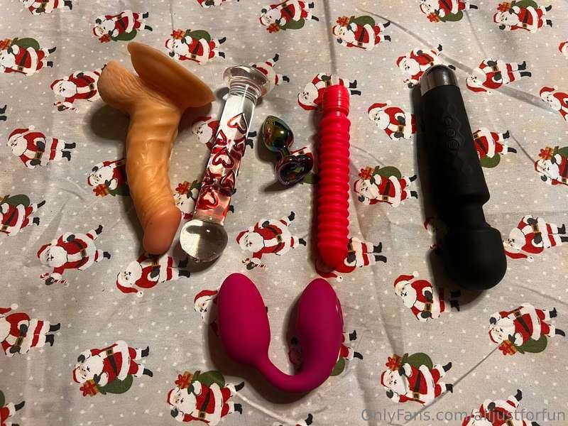 Ok babe’s what toy would you like for me to use choose one o..