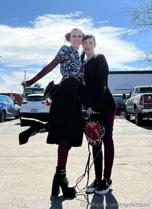 Just wanted y’all to know that @minamydnite is my best frien..