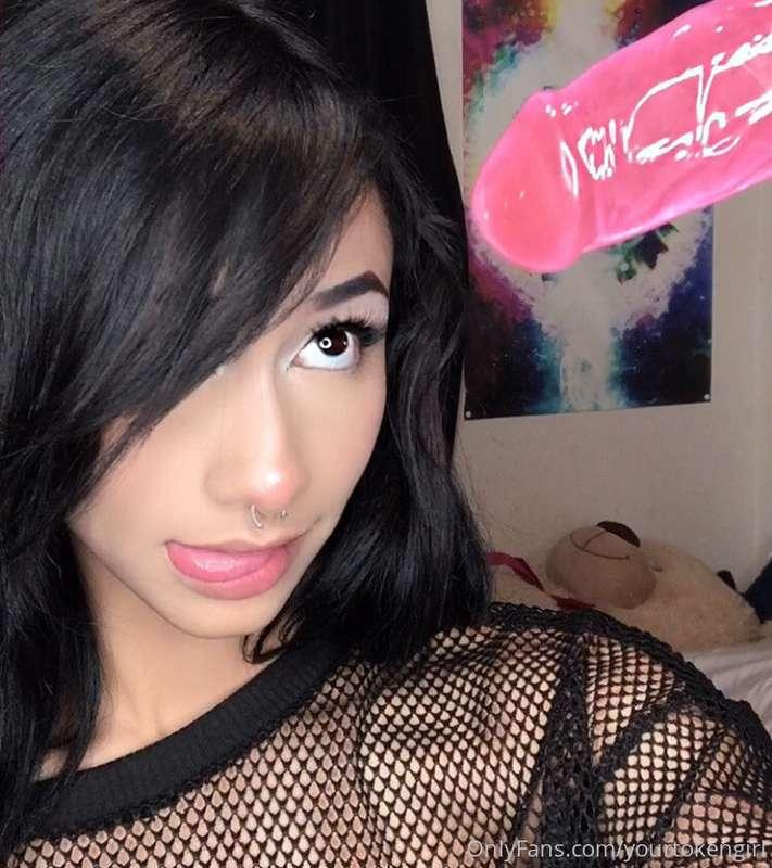 yourtokengirl image #1