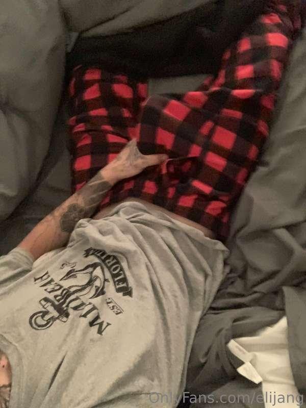 swipe for uncensored pretty sluts