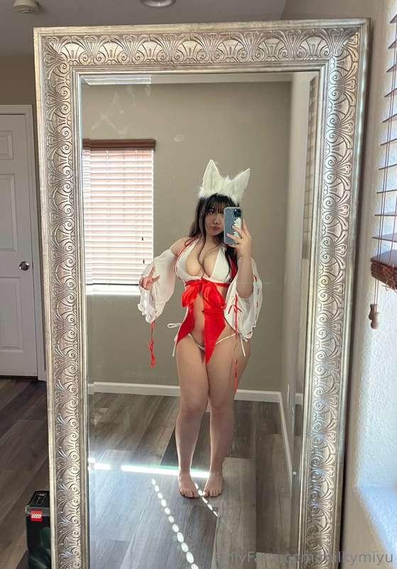 just trying to make your day better with my cosplay🙈