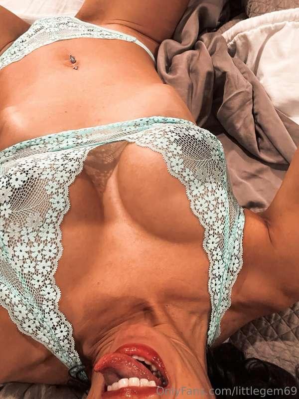 👅 💧
