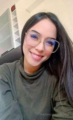 You will fall in love with my pretty face and my sweet body ..